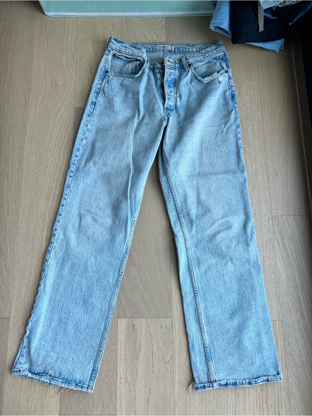 Classic Light Blue Women’s Straight-Leg Jeans